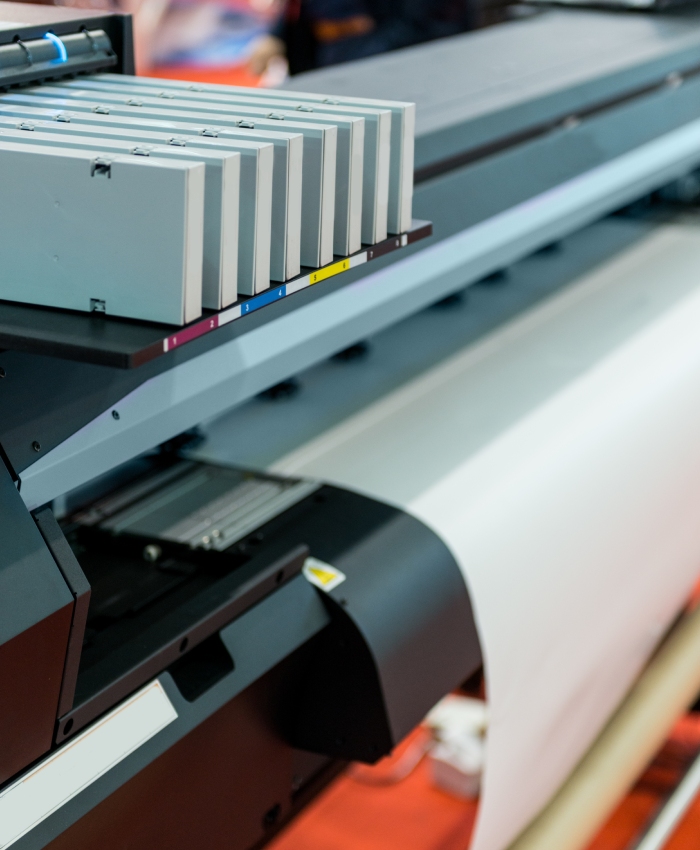 Équipement professionnel dédié à l’impression de bâche pour supports grand format