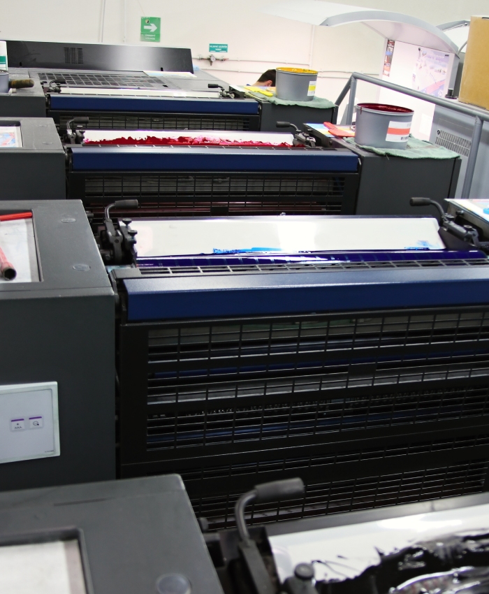 Presse d’imprimerie professionnelle utilisée pour la fabrication de banderoles personnalisées